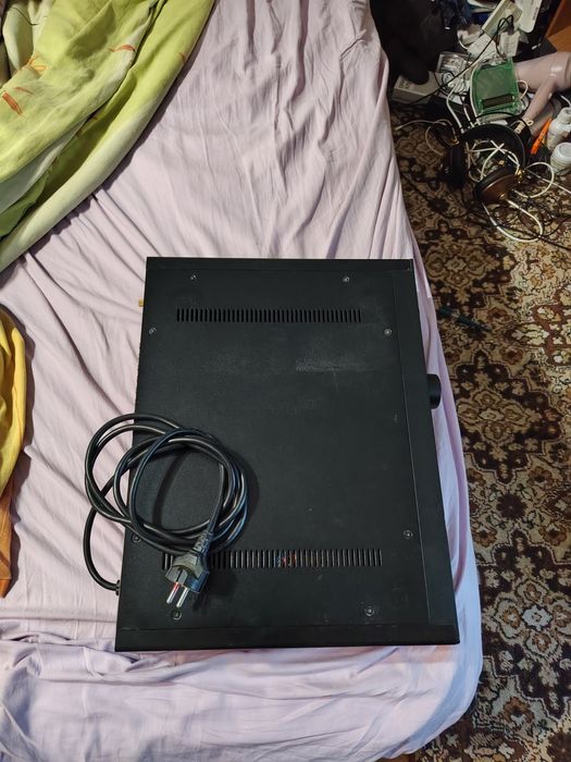 Продавам предусилвател Sony E90ES
