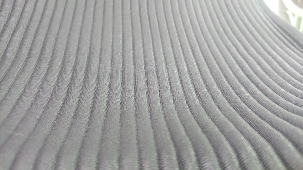 Продавам рокля с дълъг ръкав