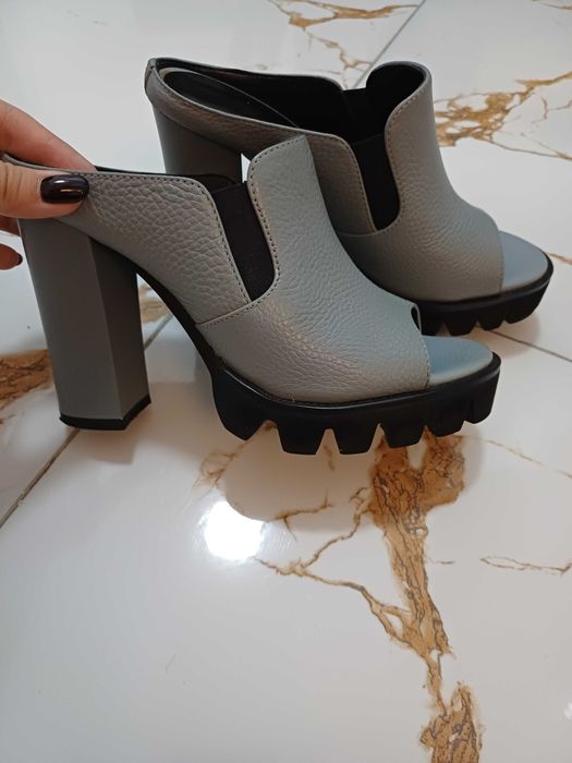 Босоножки Giovanni Gotti на платформе