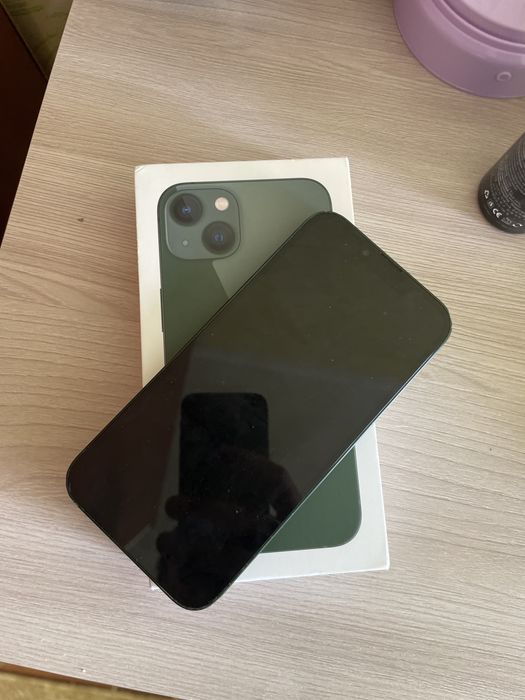 Продам айфон 13 128