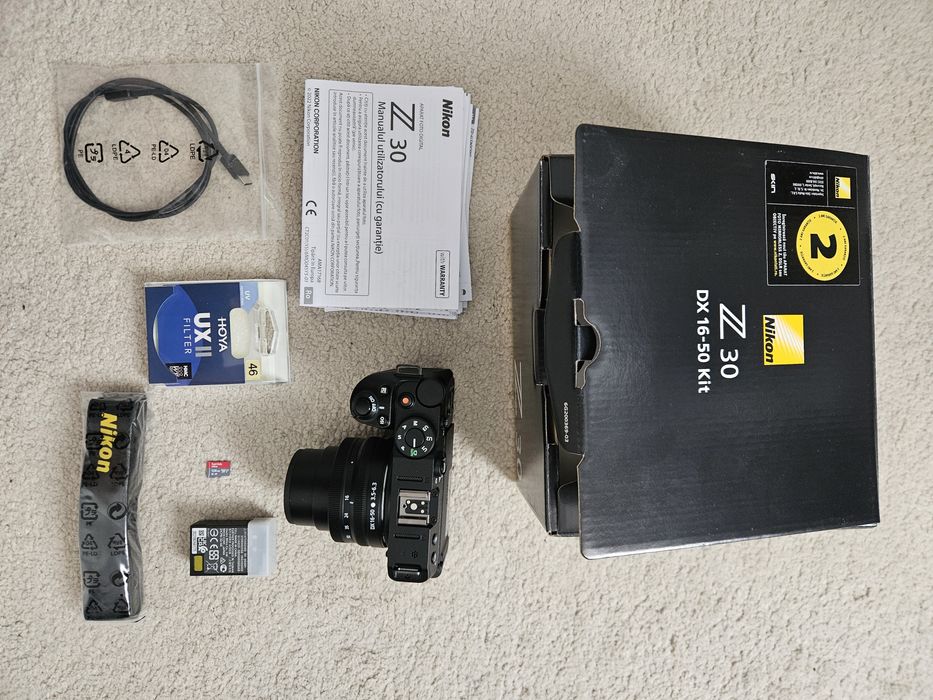 Vând Nikon Z30 + obiectiv 16-50 mm + accesorii - stare impecabilă, maximum 100 cadre