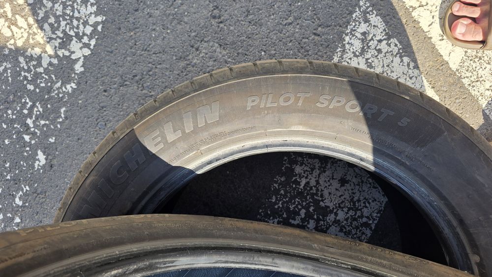 Vând 2 cauciucuri Michelin Pilot Sport 5 225 55 ZR17 aproape noi
