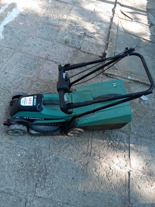 Акумулаторна косачка Bosch