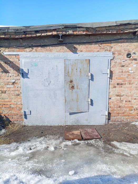 Гаражные ворота распашные б/у