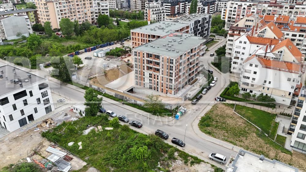 Продава се Двустаен апартамент в София, Малинова долина - 75 кв.м за 2100 €/кв.м - Снимка #2