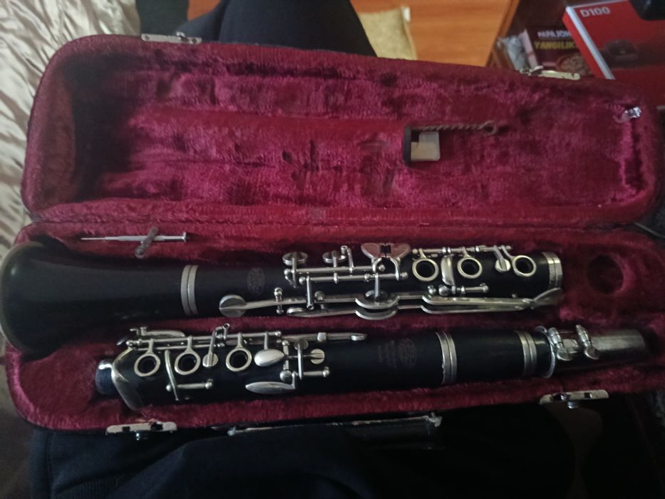 Продается  музыкальный кларнет