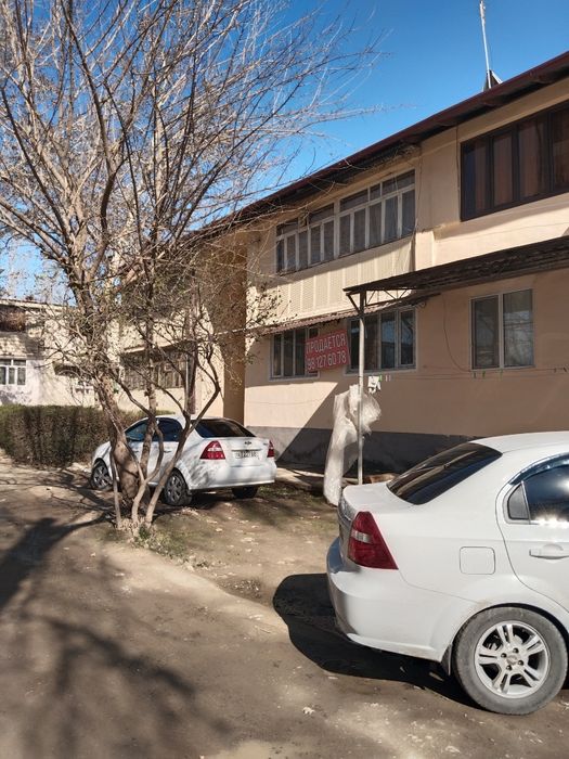 Янгиюль. 2ком 1этаж 2этажка.ул Беруни дом 2 кв 3. ЯНГИЮЛЬ. Евроремонт