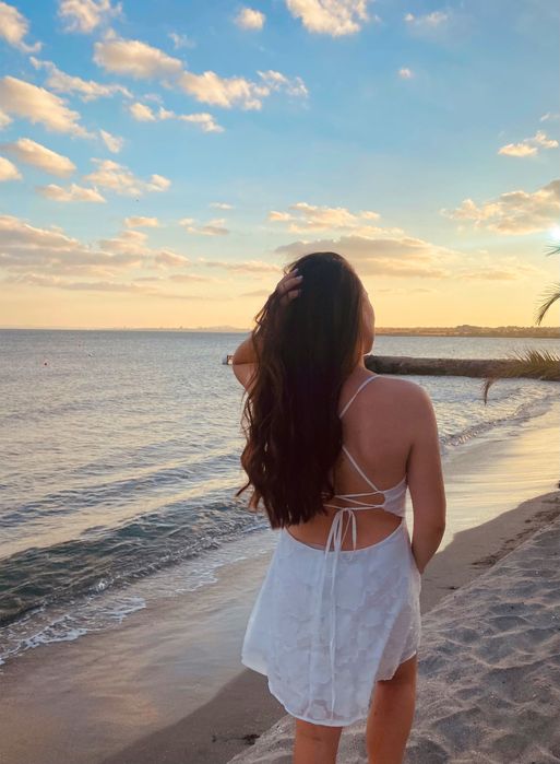 Рокля с възки на гърба Л размер