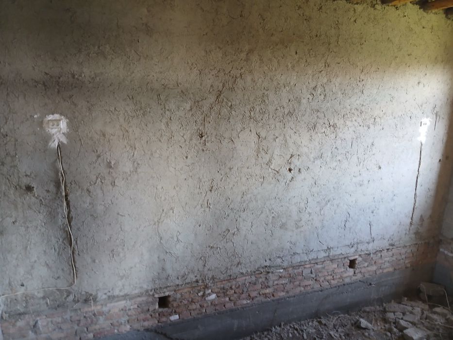 Уй ховли сотилади. Паярик Эшимоксок киш Коллеж оркасида