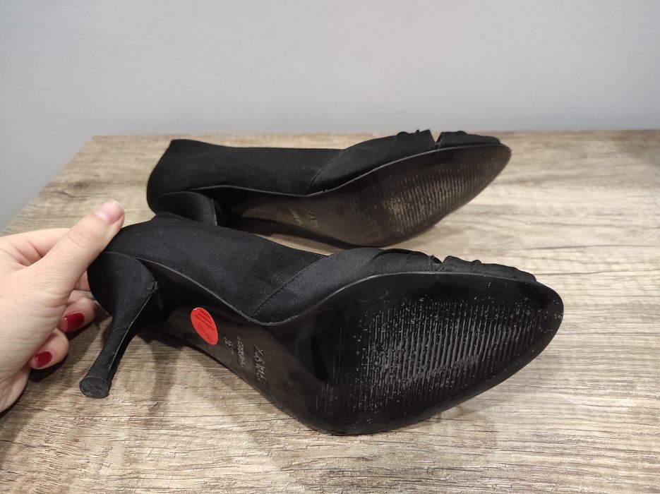 Официални черни дамски обувки ZARA с нисък тънък ток