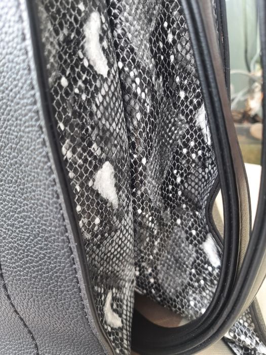 Черна дамска чанта