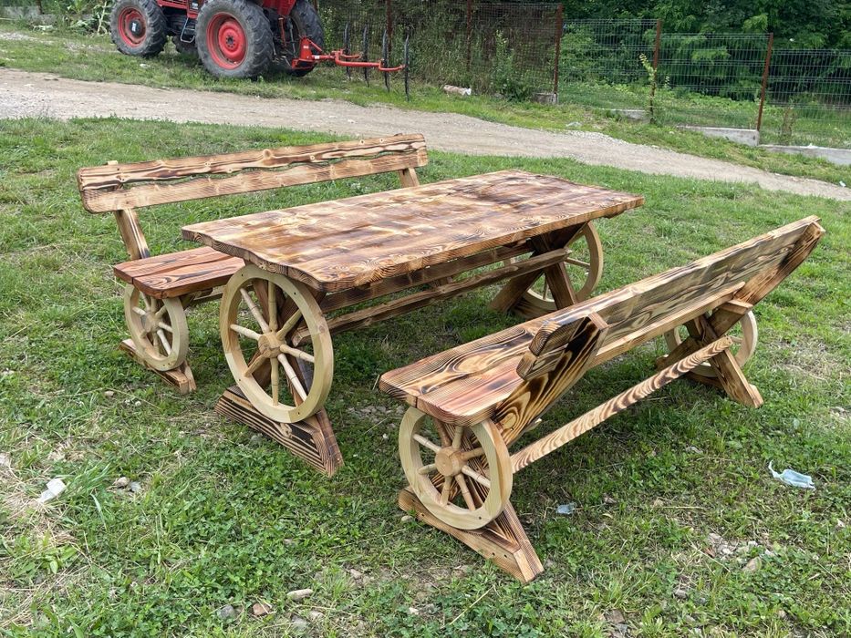 Balansoar  rustic  din  lemn  masiv  bușteni  cu 2 leagăne