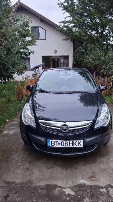 Opel Corsa foarte întreținut si km reali. Masina perfecta pentru oraș