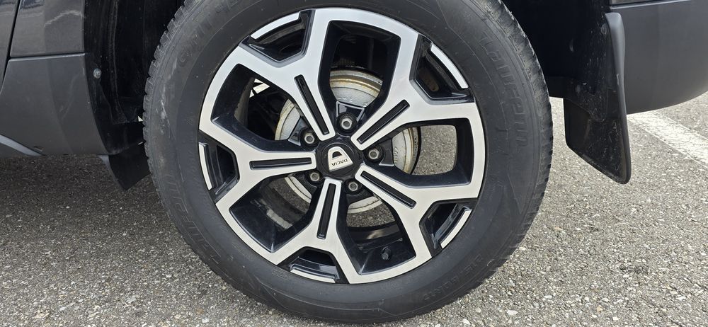Anvelope Dacia Duster 215 / 60 R17 Laufenn Mixte