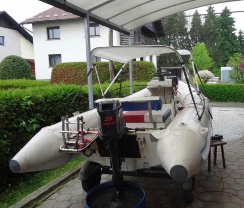 Лодка с колесар Mercury 25