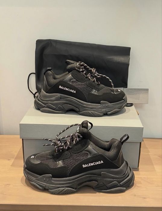 Adidasi “Balenciaga Triple S Black” (Sigilat)
