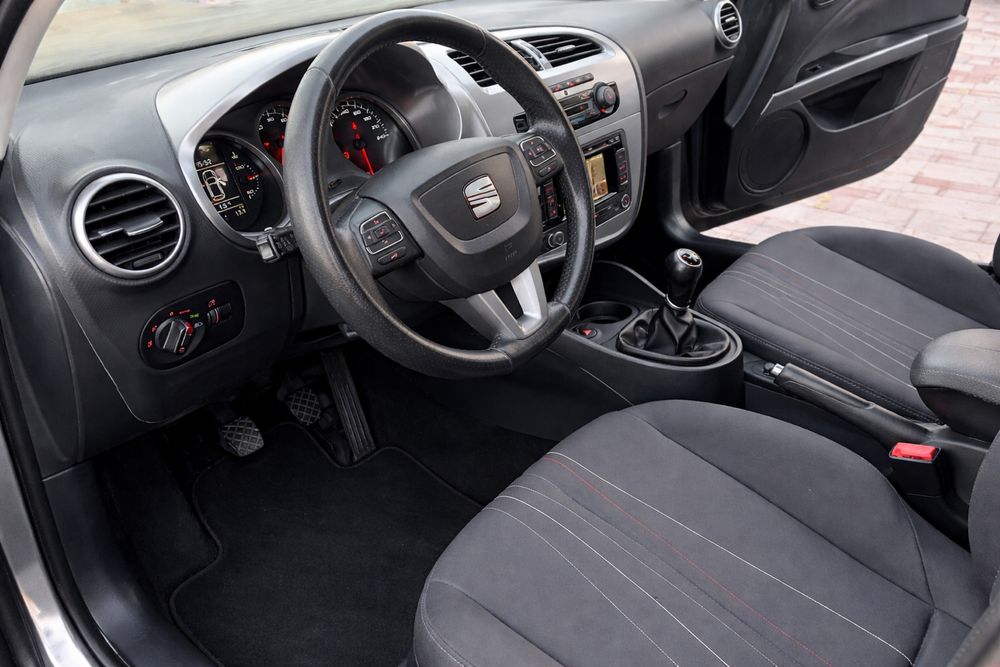 Vand SEAT LEON COPA 1.4 TSI 2012, nu consuma ulei, distributie schimbata recent, fara probleme