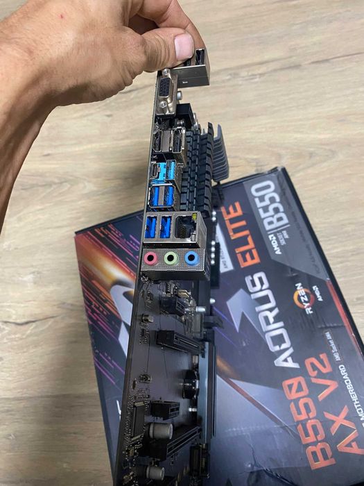 Placă de bază ASRock B450 Pro4 (Socket AM4) seriile 1000, 2000, 3000, 4000 și 5000