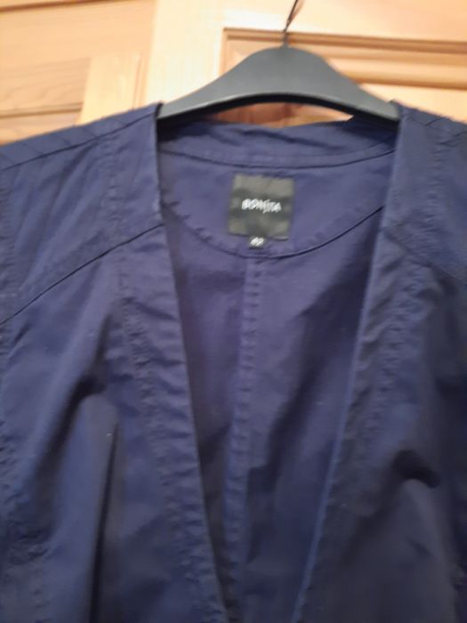 Vesta de dama Bonita cu buzunare și nasturi metalici