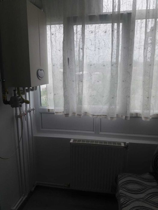 Inchiriez apartament o camera M6