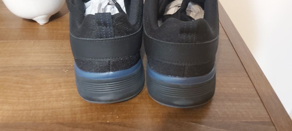 Adidasi NOI, marca Venice