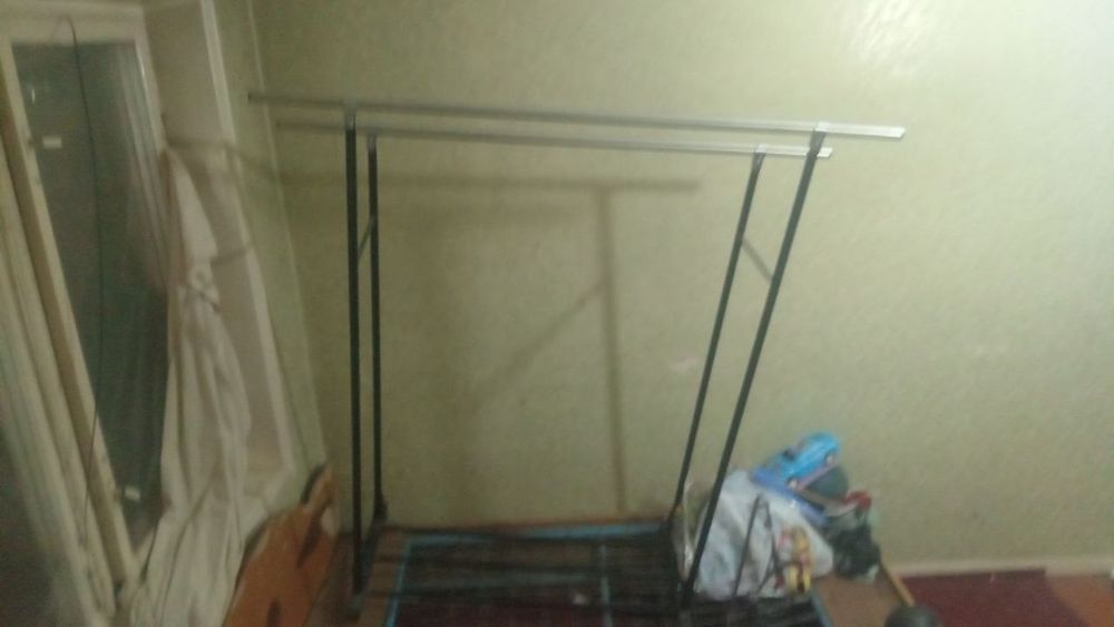 Kiyim iladigon sushilka gʻildirakli