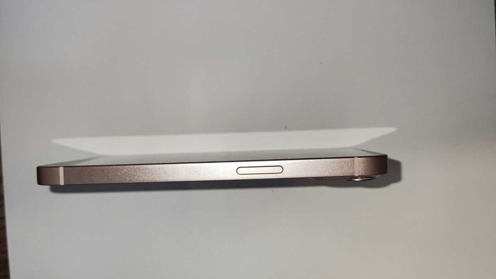 iPhone 13 128GB - страхотен