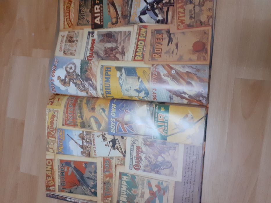 Vând carte cu ilustrate din perioada interbelica Anglia-UK.