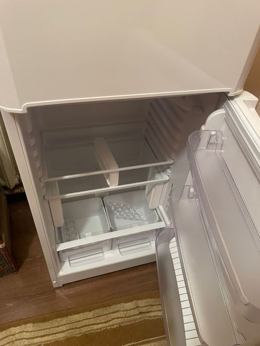 Холодильник indesit