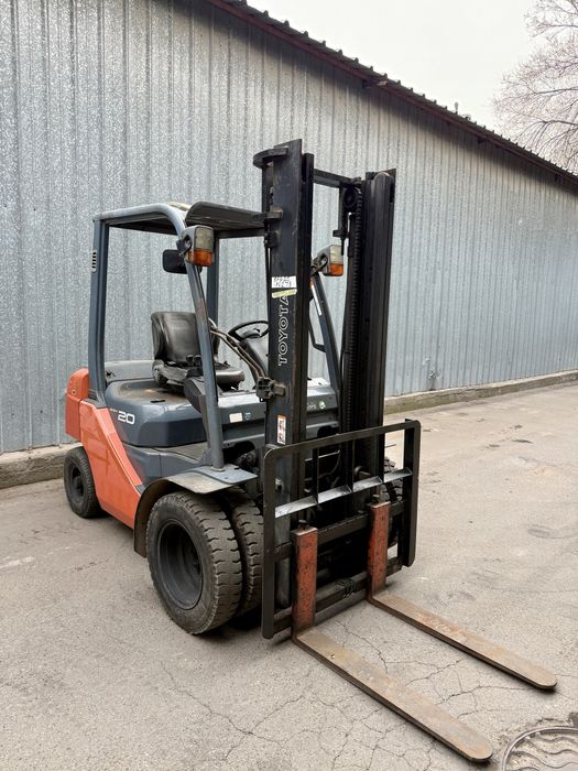 Вилочный Погрузчик Toyota 8FG20