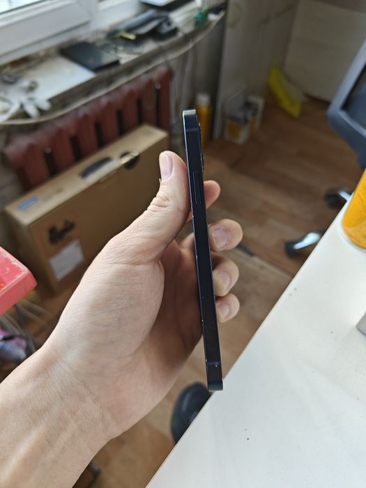 iPhone 12 64гб продам