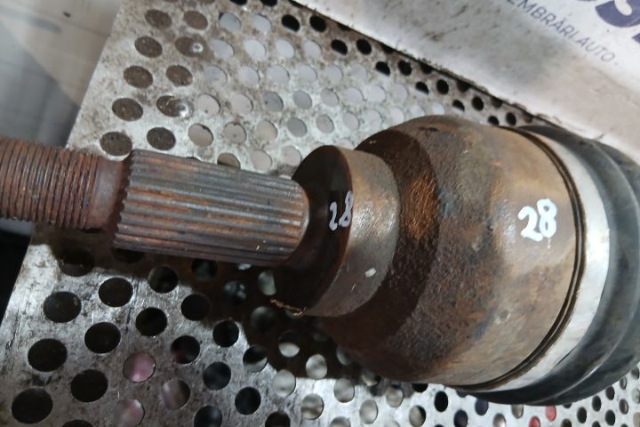 Planetara fata dreapta 8200169176 1.9 DCI 8200169176 1.9 DCI Renault
