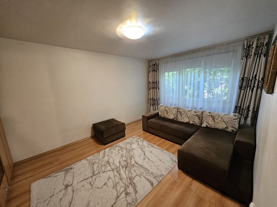 Apartament 2 camere, decomandat, loc parcare inclus, mobilat