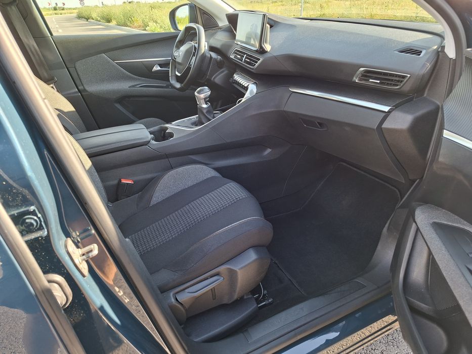 Peugeot 3008 1.5 BlueHdi 2021