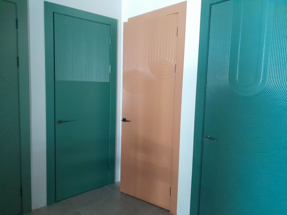 Меж комнатные двери