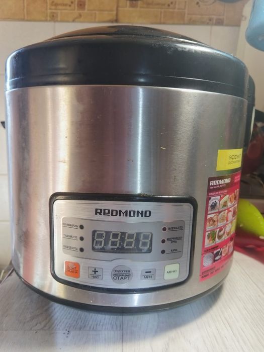 Мультиварка в рабочем состоянии