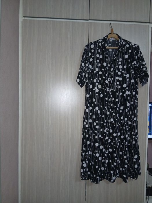 Продаю платья и сарафаны.