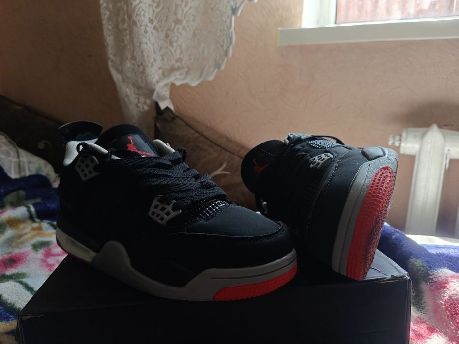Jordan 4 ( красно черные)