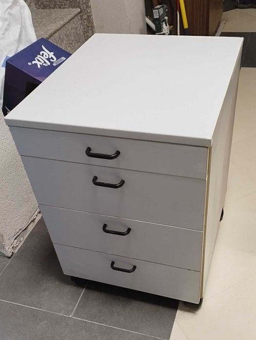 Шкафче за бюро с 3 или 4 чекмеджета - контейнер на колела