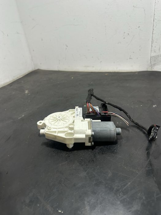 Motoras macara stanga fata Audi A3 8P 2004-2010 8P0959801E