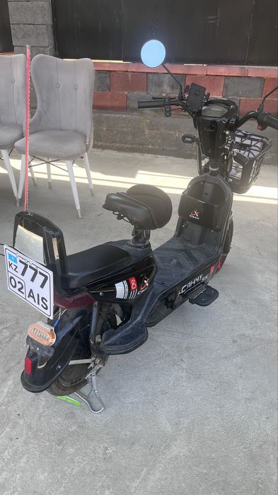 Продам электроскутер sk8