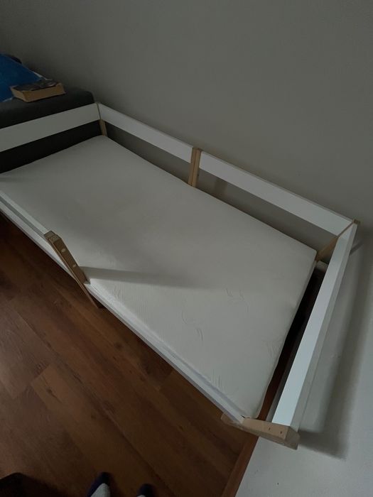 Кровать детская с матрасом