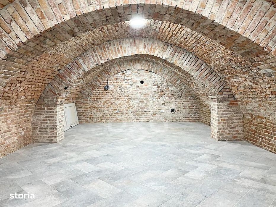 Cladire de birouri de inchiriat in Oradea