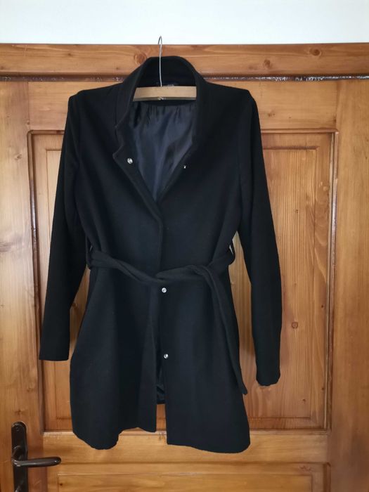 Pardesie, paltoane, haine de blana