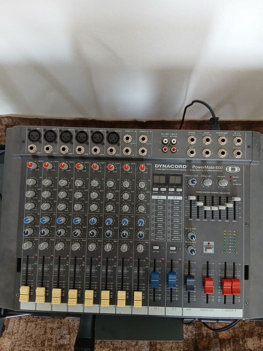 Vând stație Dynacord powermate 600 ,