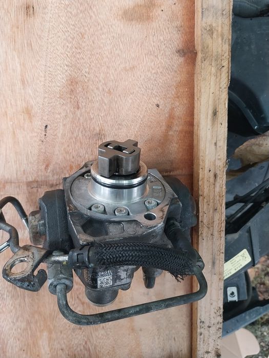 ГНП DENSO Toyota Corolla Verso Rav4 Auris Avensis 2.2d4d 22100-0R010