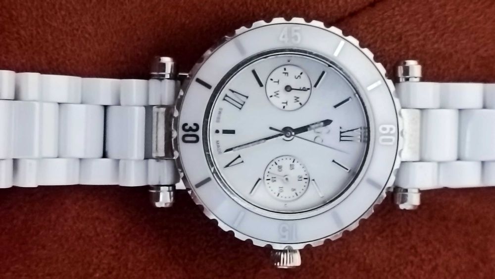 Дамски часовник Guess Collection