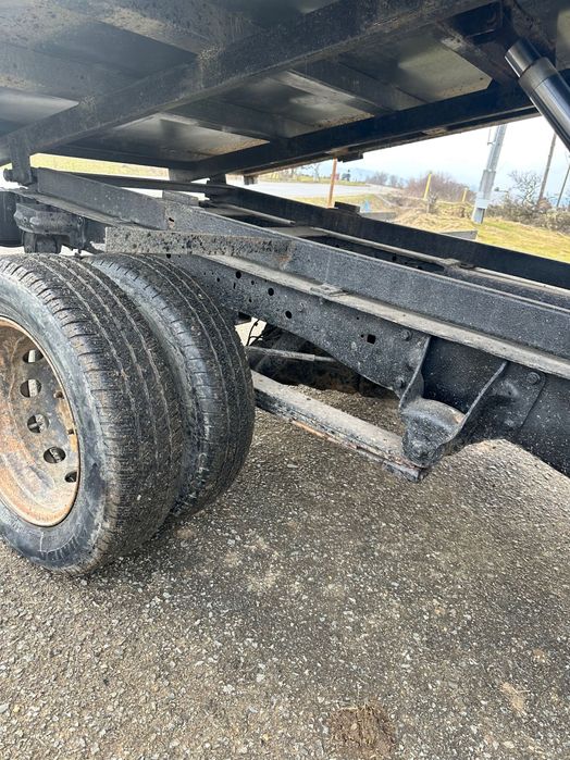 Vând sau schimb Ford tranzit basculabil