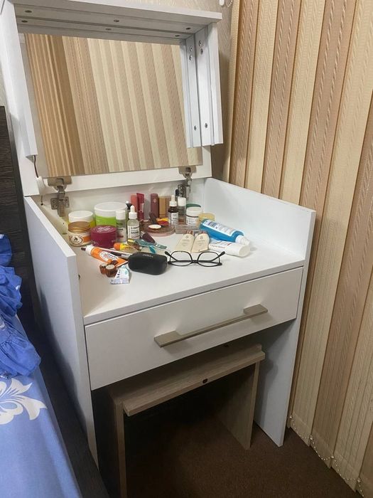 Макияжный стол-шкатулка