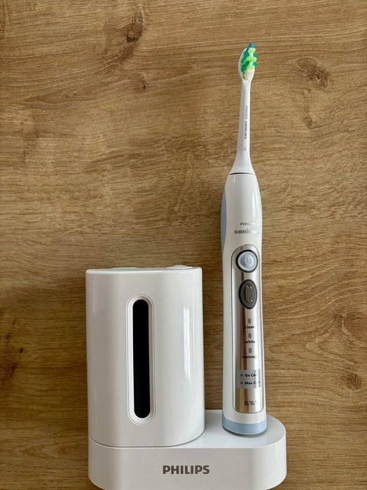 Periuta de Dinți Electrică Philips Sonicare 6160 + Stație Sanitizare